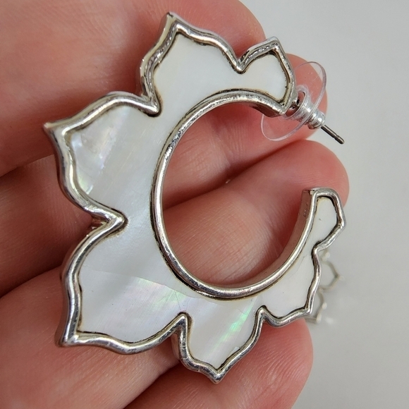 NEW Boho Silver Mother Pearl Mandala Earrings - Picture 6 of 8